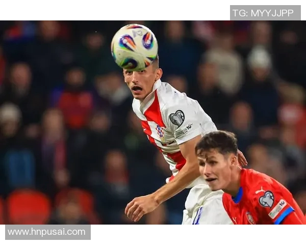 克罗地亚足球队老将们依然活力四射展现强大实力